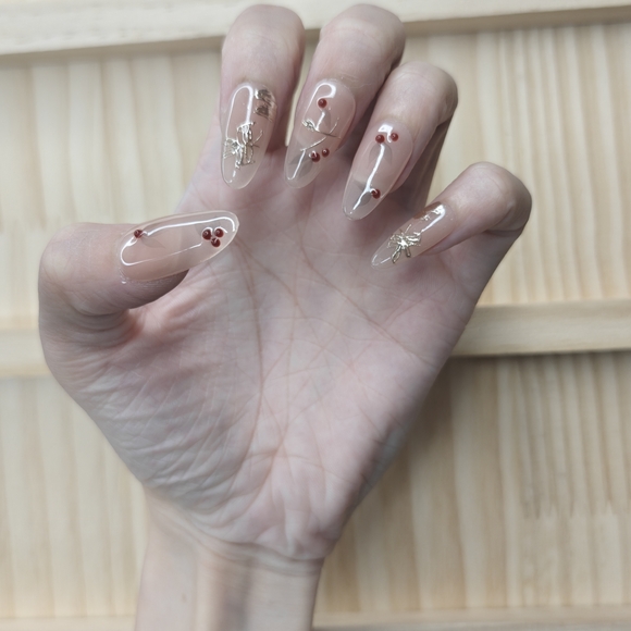 Nude Almond Shape Handmade Press On Nails Art Set - Picture 5 of 10